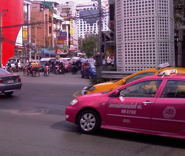Mi primera jornada de viaje - Taxis y trafico Tailandia