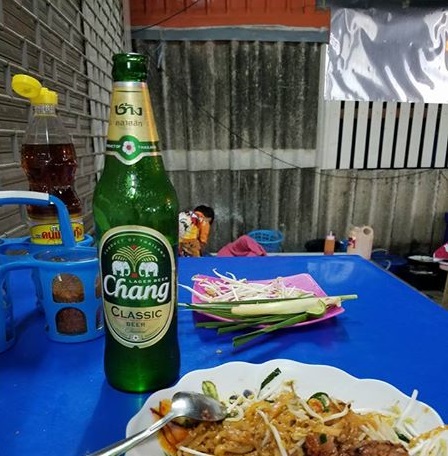 Chang y comida en Bangkok
