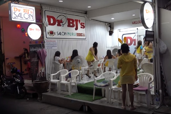 Doctor BJ. Bar de mamadas en Bangkok