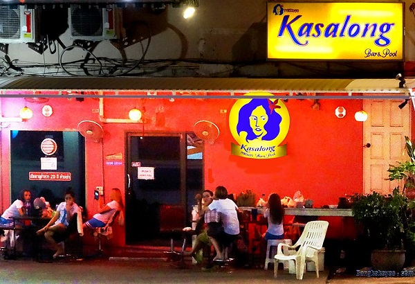 Kasalong. Bar de mamadas en Bangkok