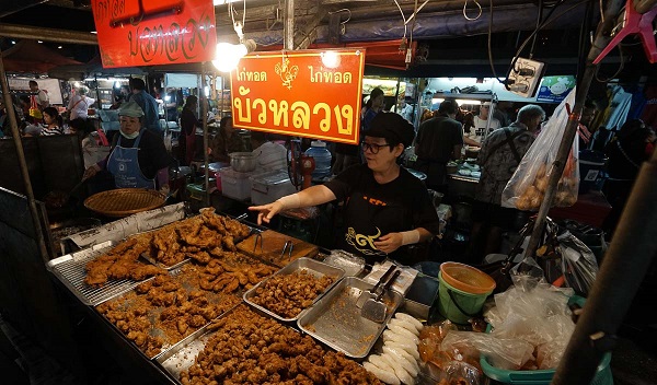 Pak Chong night market